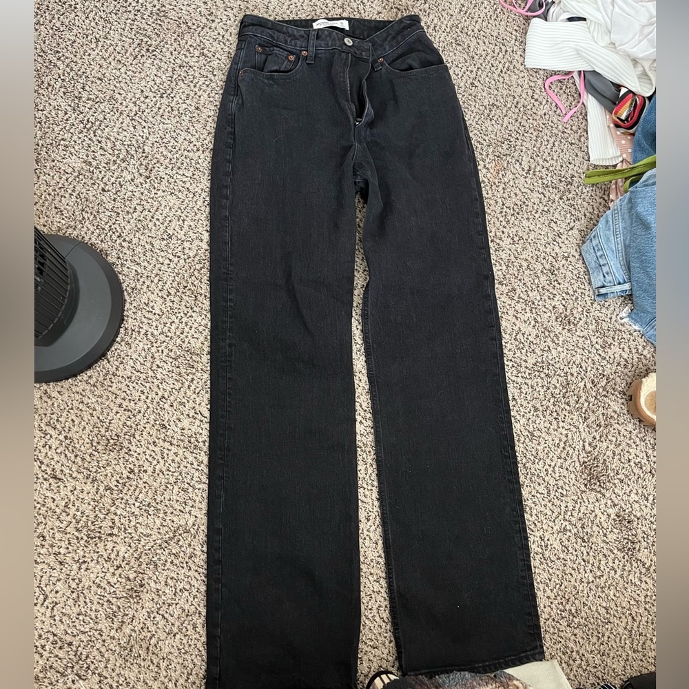 Abercrombie 90’s relaxed black jeans
